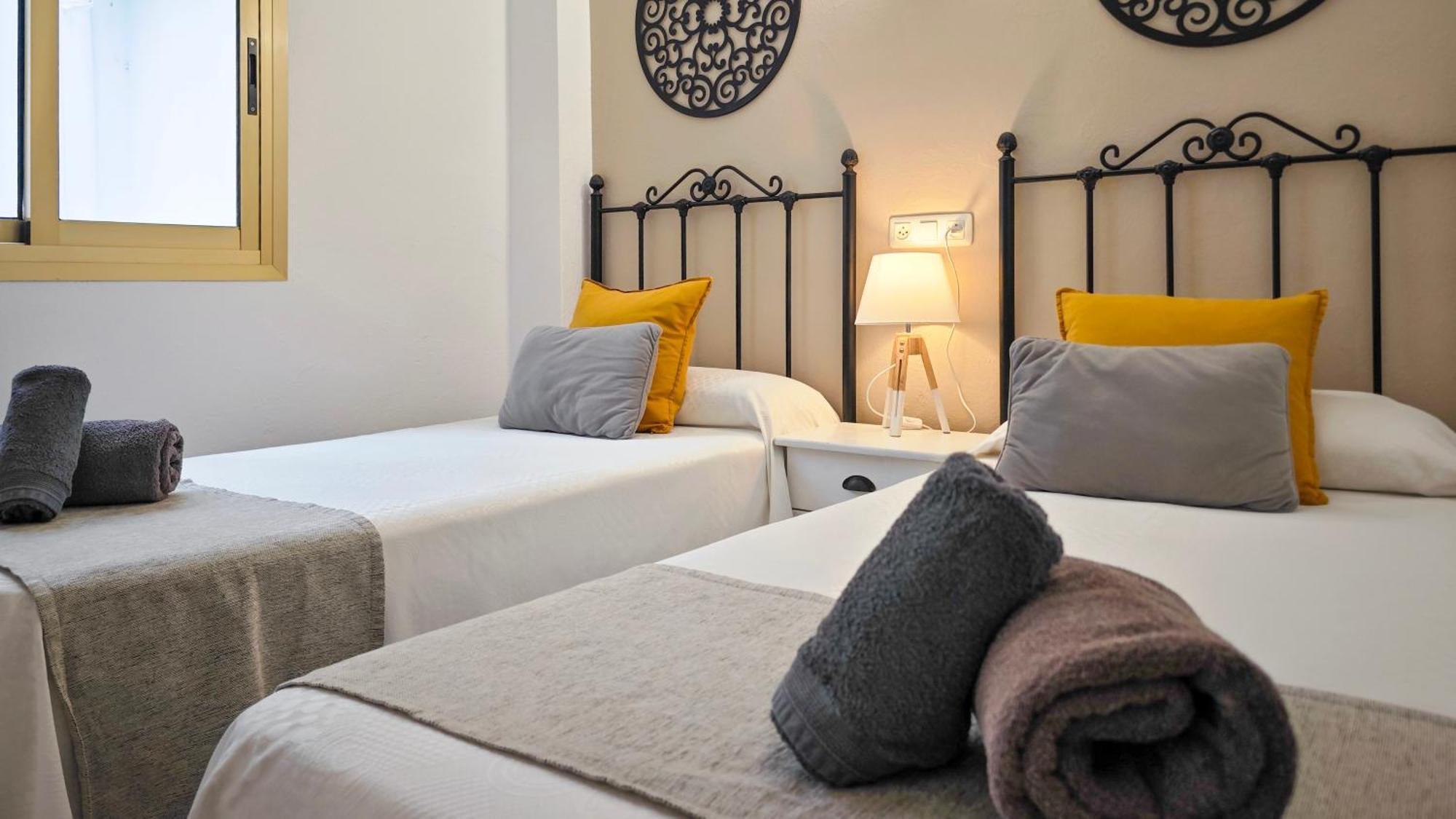 Hostal Dinamarca Sant Antoni de Portmany Екстериор снимка